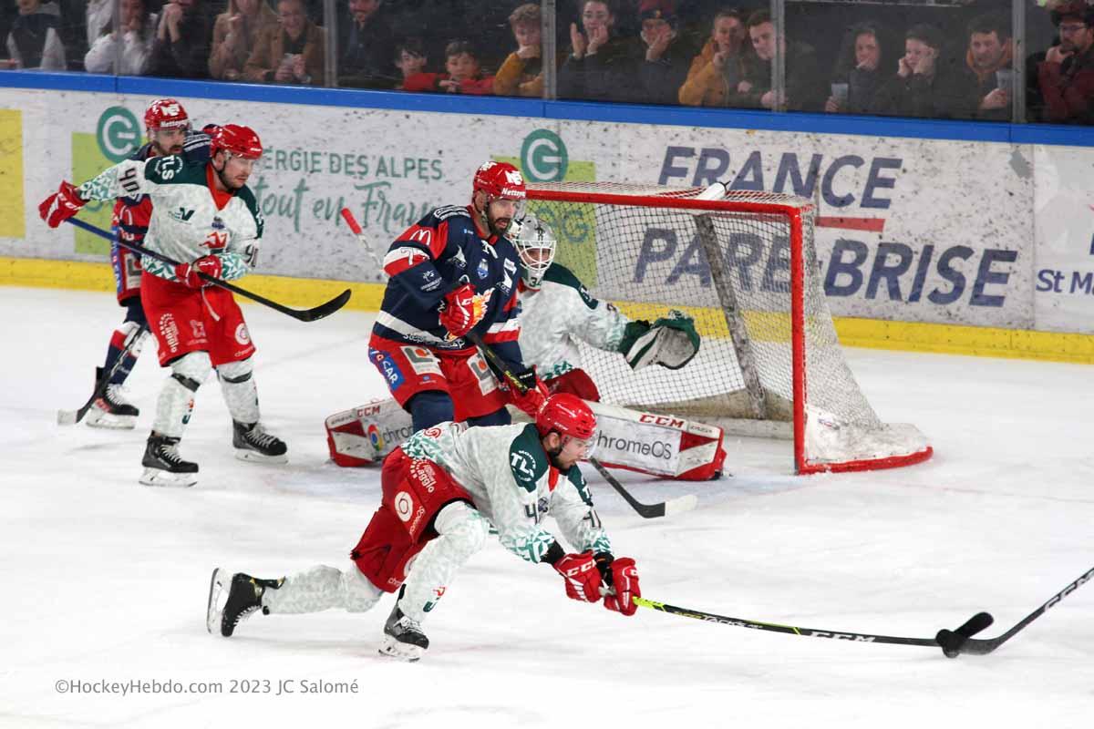 Grenoble  4 - 2 Cergy-Pontoise