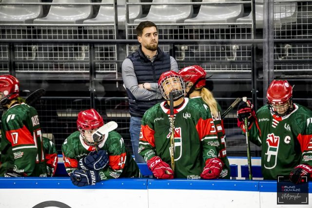 Photo hockey reportage Carré final Féminin élite : Tours et Cergy marquent leur territoire.