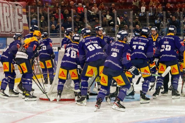 Photo hockey match Zug - Genève le 02/04/2023