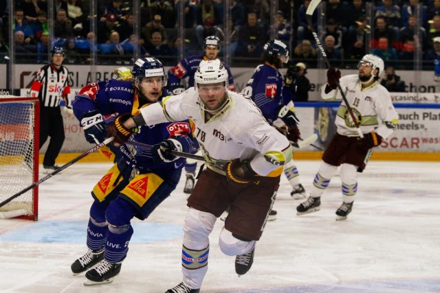 Photo hockey match Zug - Genève le 02/04/2023
