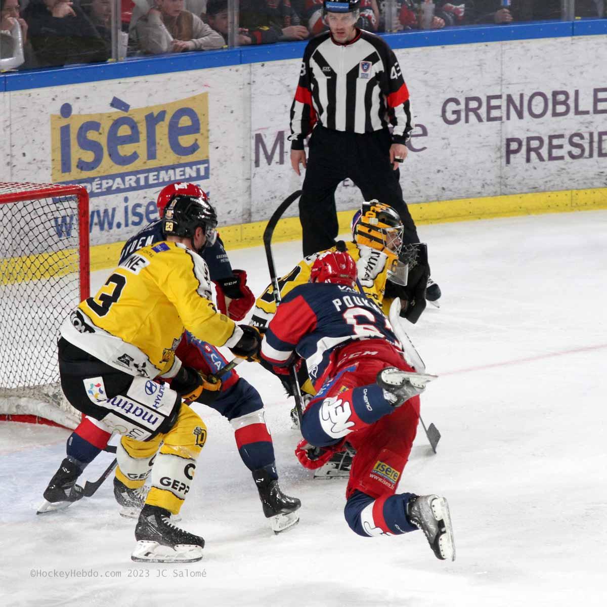 Grenoble  8 - 2 Rouen