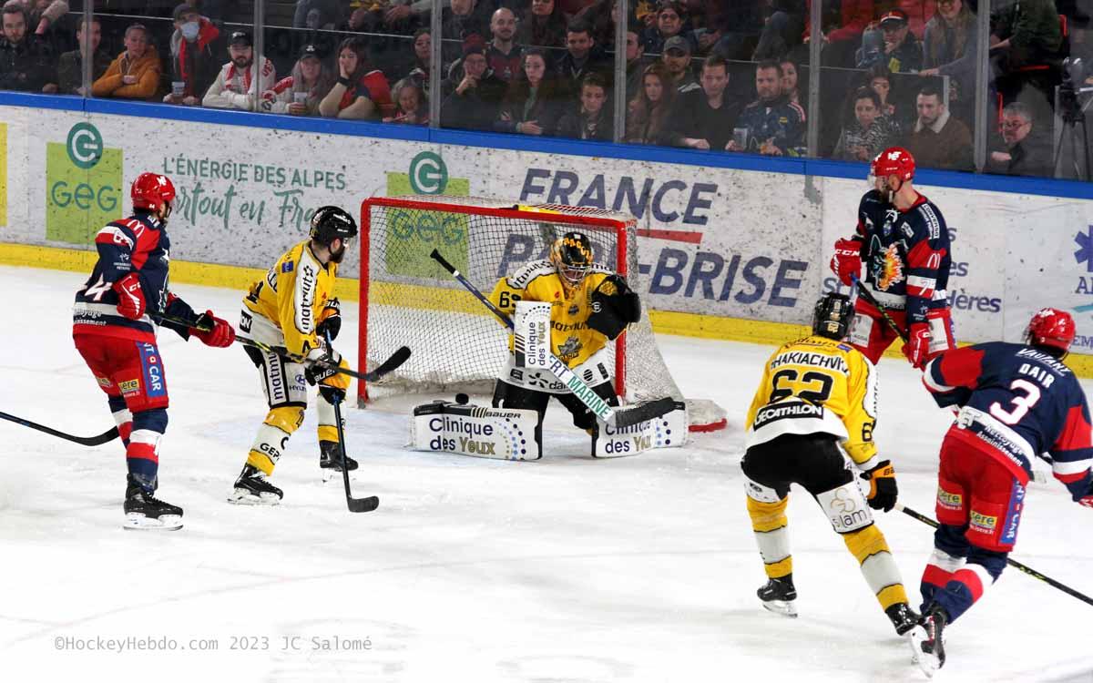 Grenoble  8 - 2 Rouen