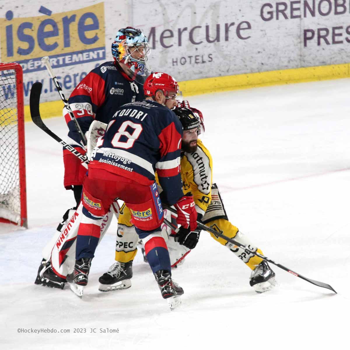 Grenoble  2 - 0 Rouen