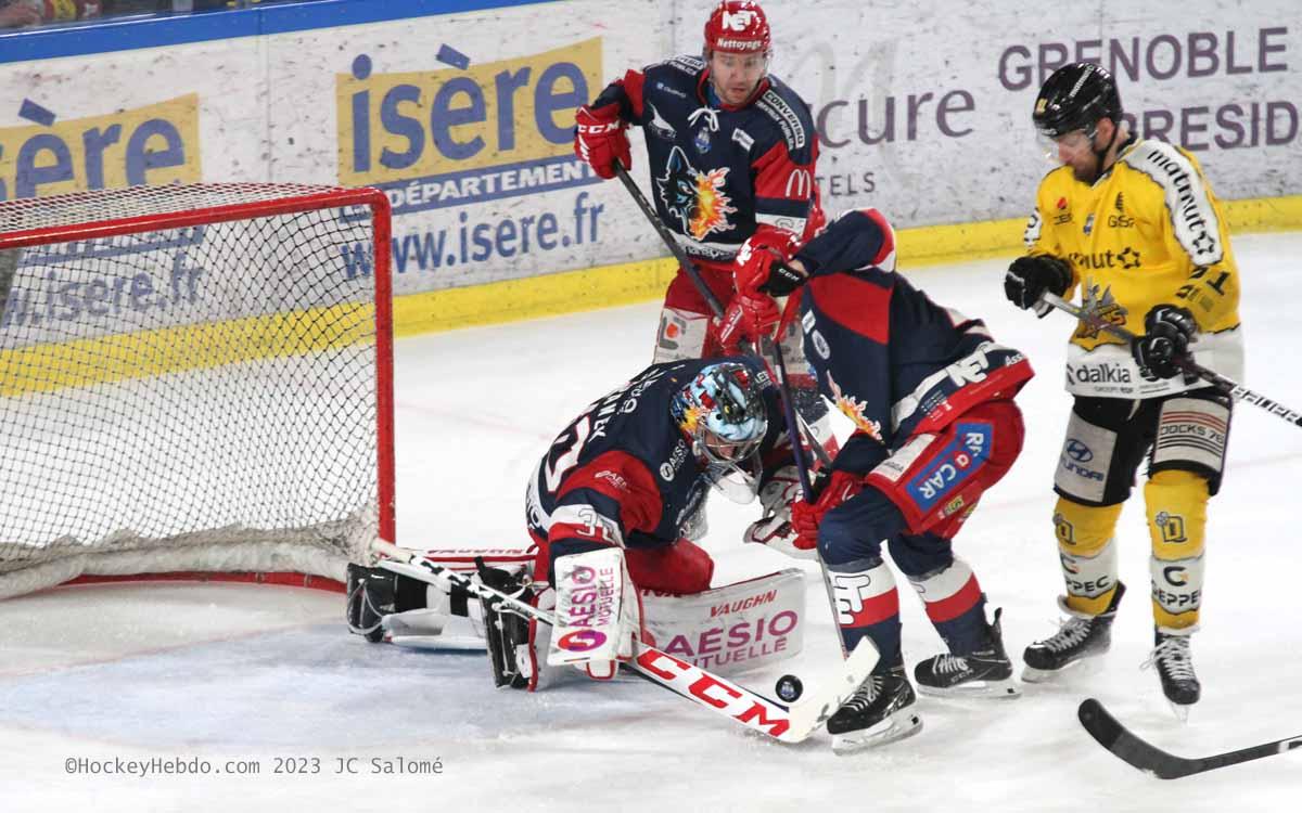 Grenoble  2 - 0 Rouen