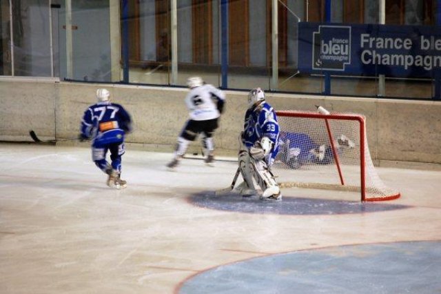 Photo hockey match Reims* - Garges-lès-Gonesse le 26/09/2009