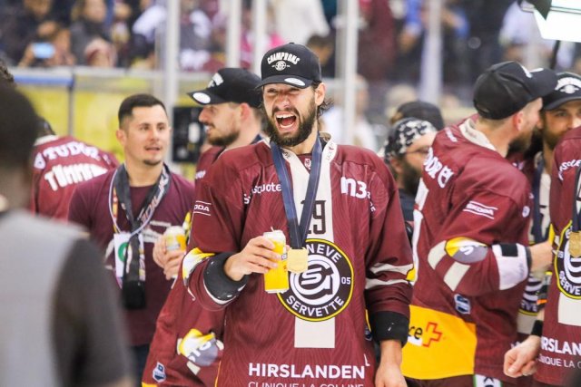 Photo hockey match Genève - Bienne le 27/04/2023