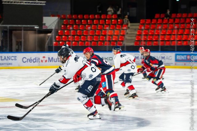 Photo hockey reportage U20 Grenoble démarre parfaitement la saison