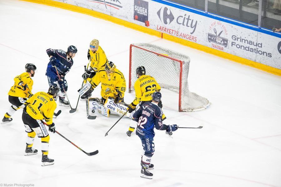 Angers  2 - 4 Rouen