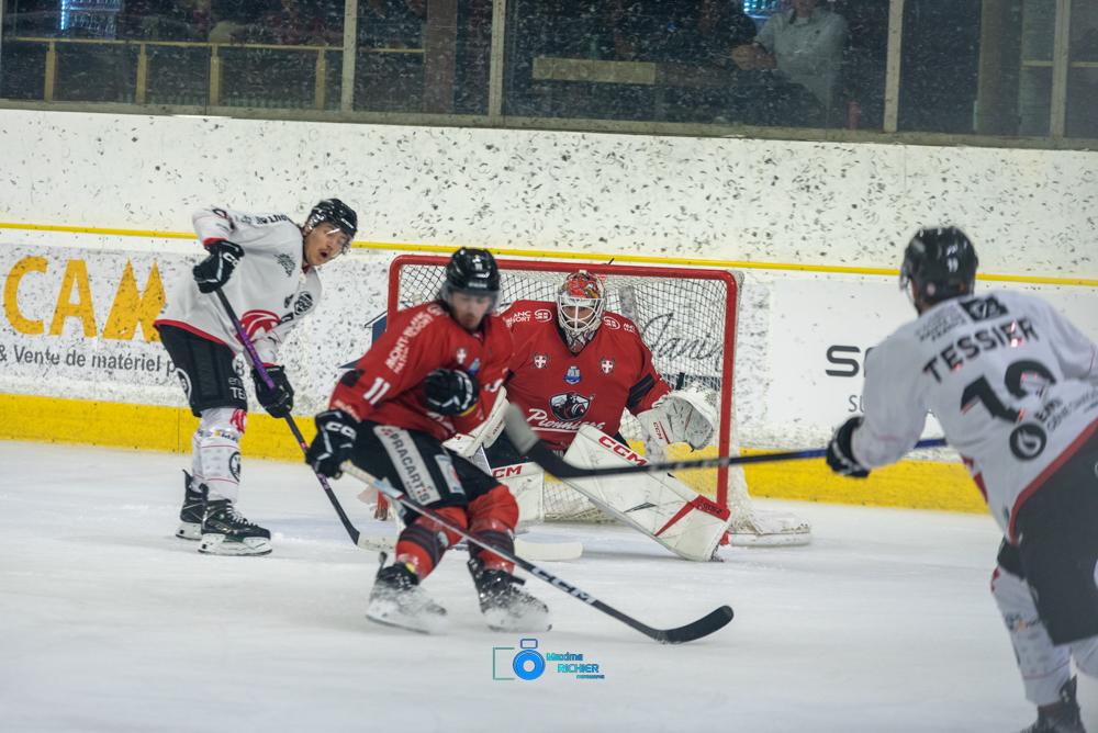 Chamonix  1 - 4 Amiens 