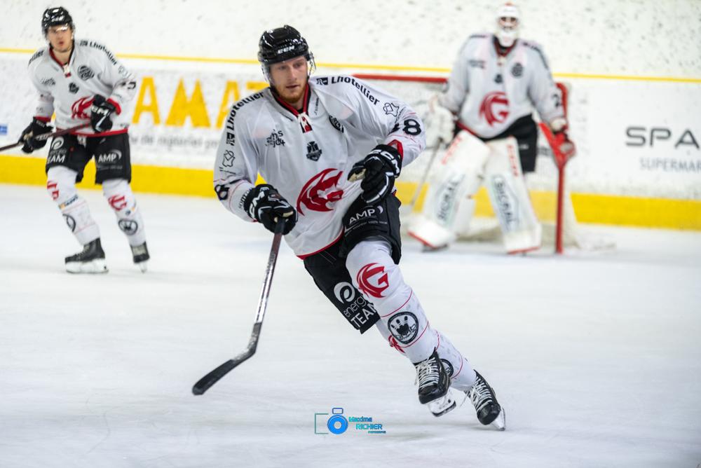 Chamonix  1 - 4 Amiens 