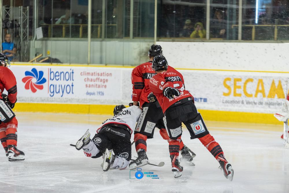 Chamonix  1 - 4 Amiens 