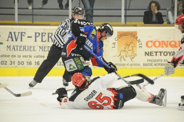 Caen  7 - 2 Neuilly/Marne