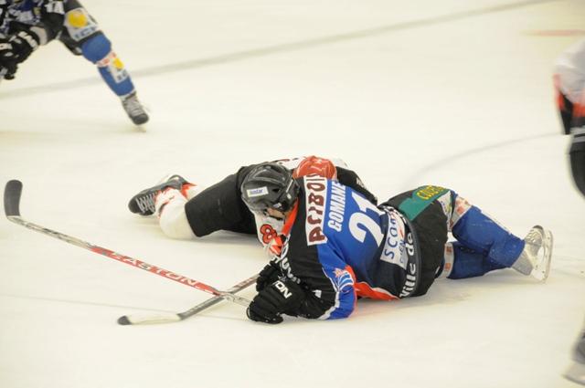 Caen  7 - 2 Neuilly/Marne