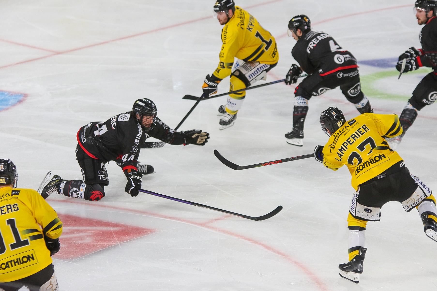 Amiens  3 - 5 Rouen