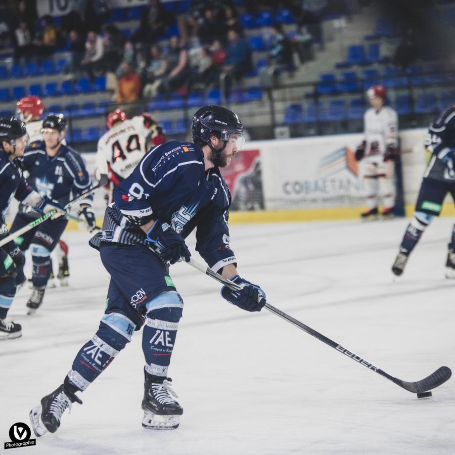 Tours  2 - 3 Cholet 