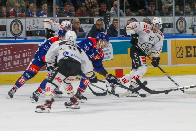 Photo hockey match Zürich - Lugano le 27/10/2023
