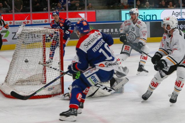 Photo hockey match Zürich - Lugano le 27/10/2023