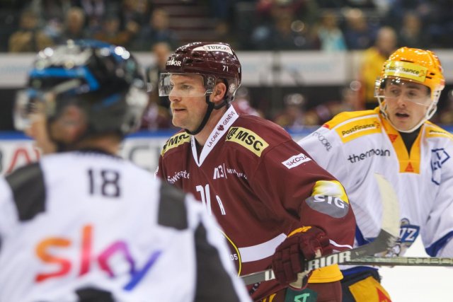 Photo hockey match Genève - Zug le 04/11/2023