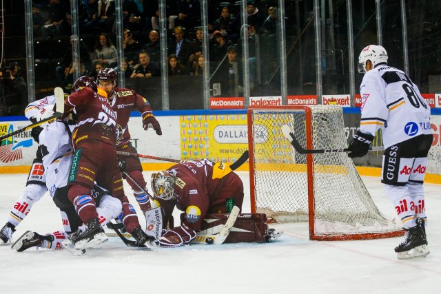 Photo hockey match Genève - Lugano le 17/11/2023