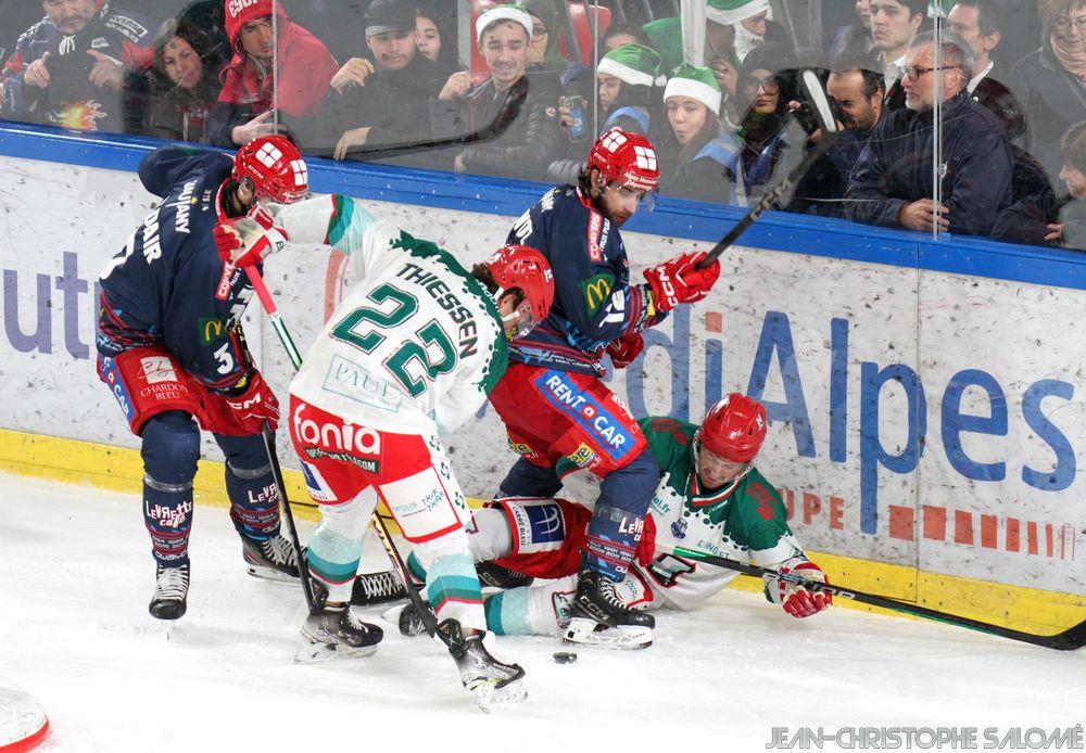 Grenoble  5 - 0 Anglet