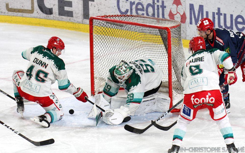 Grenoble  5 - 0 Anglet