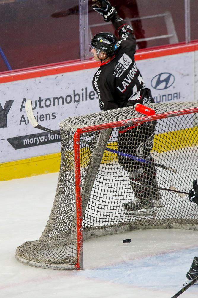 Amiens  6 - 1 Chamonix 