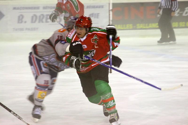 Mont-Blanc 1 - 4 Grenoble 