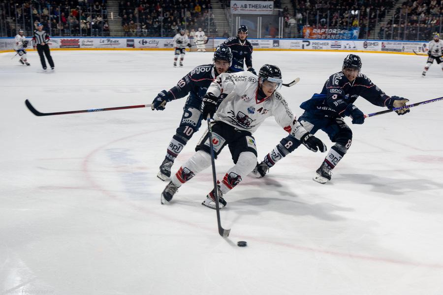 Angers  0 - 3 Chamonix 