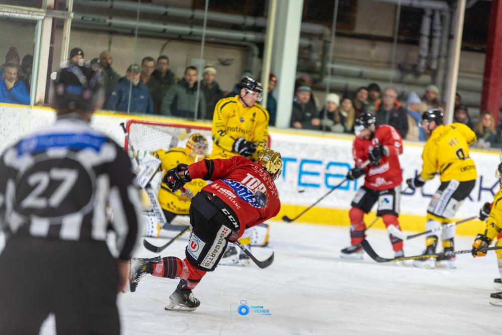Chamonix  1 - 3 Rouen