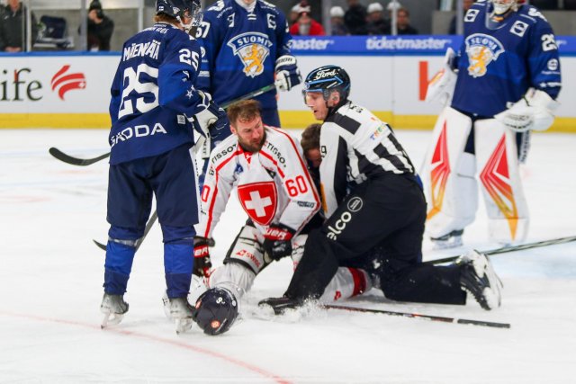 Photo hockey match Switzerland - Finland le 17/12/2023