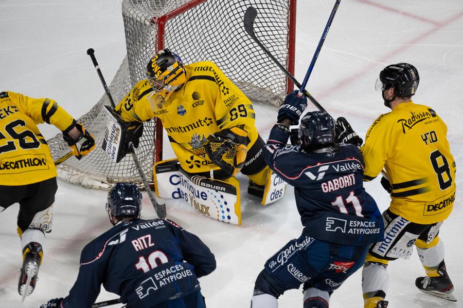 Angers  3 - 6 Rouen