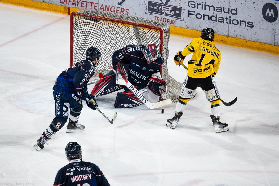 Angers  3 - 6 Rouen