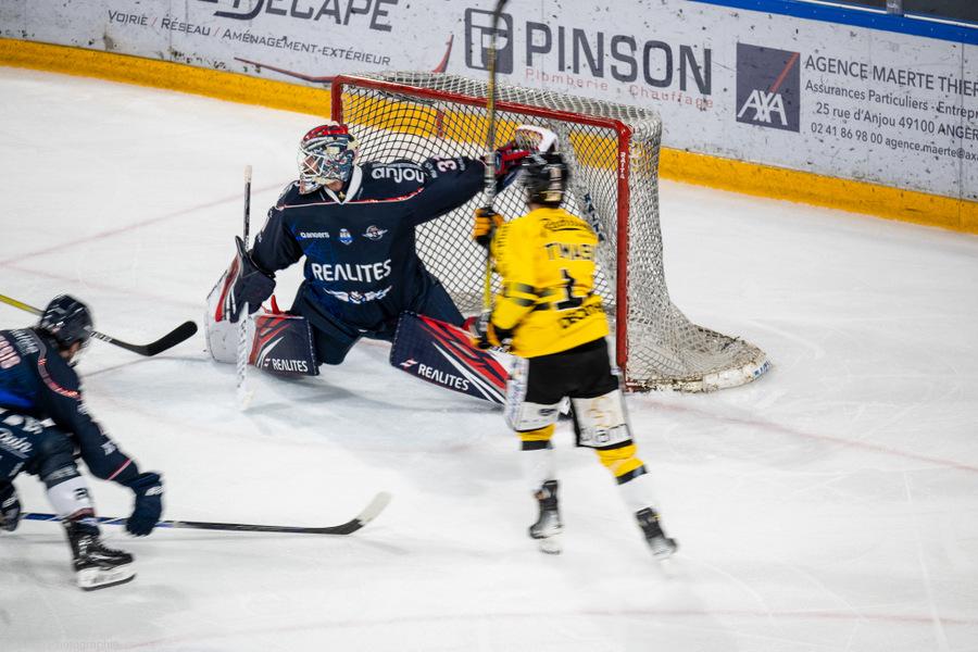 Angers  3 - 6 Rouen