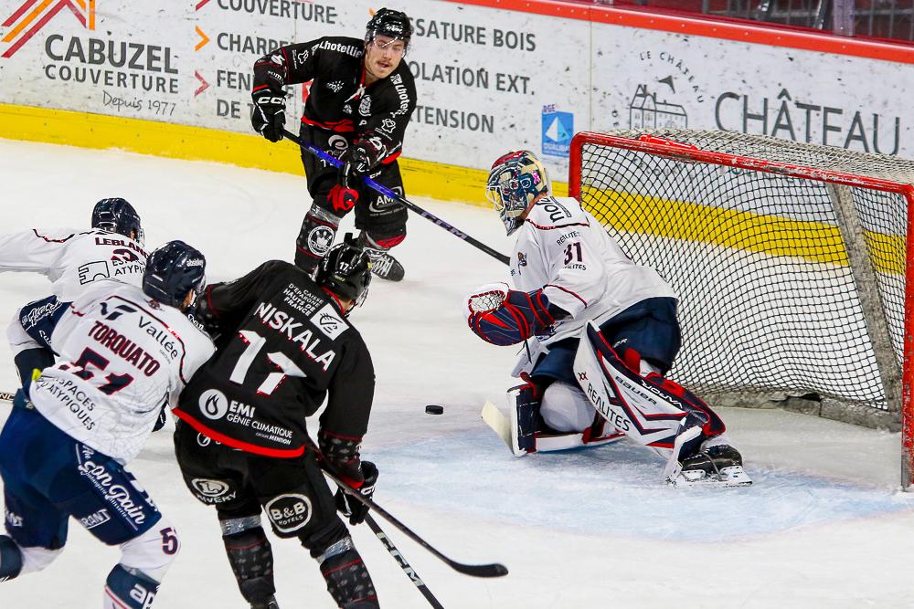 Amiens  1 - 6 Angers 