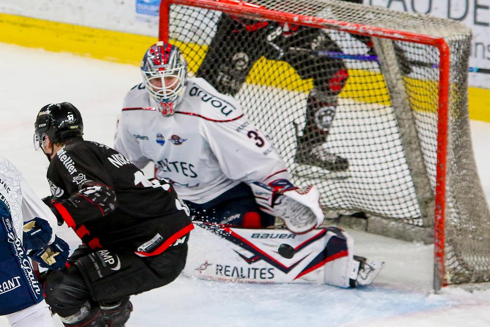 Amiens  1 - 6 Angers 