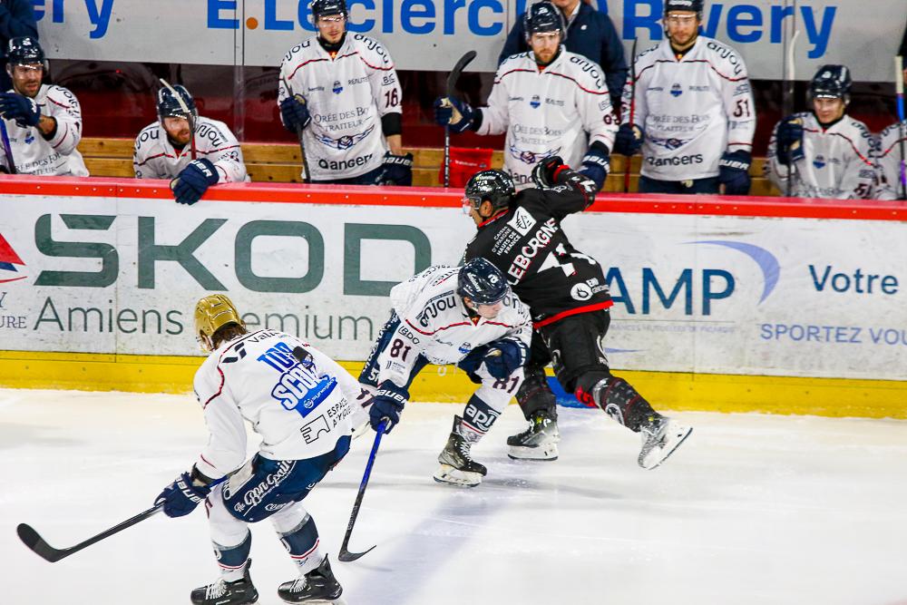 Amiens  1 - 6 Angers 