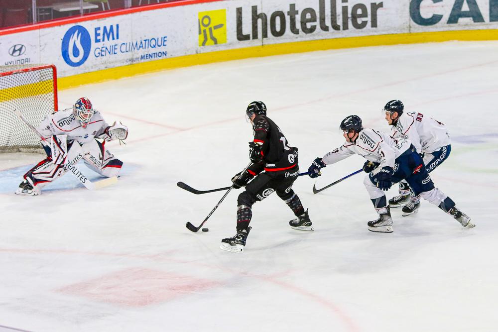 Amiens  1 - 6 Angers 