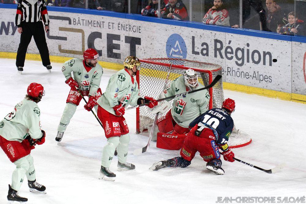 Grenoble  2 - 3 Cergy-Pontoise