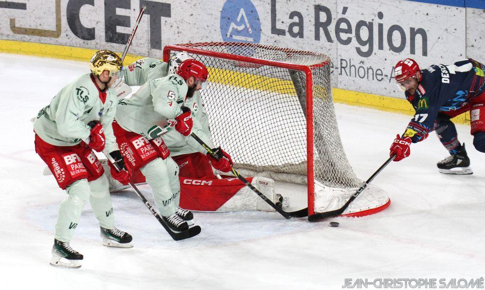 Grenoble  2 - 3 Cergy-Pontoise