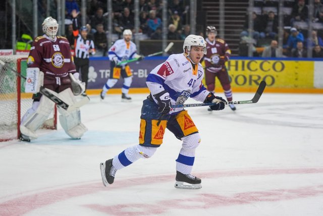 Photo hockey match Genève - Zug le 12/01/2024