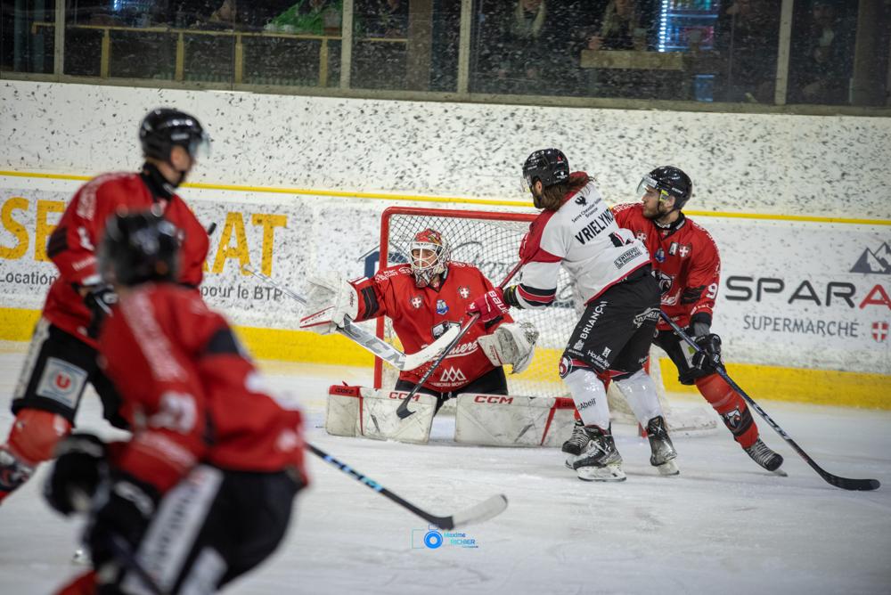 Chamonix  7 - 4 Briançon 
