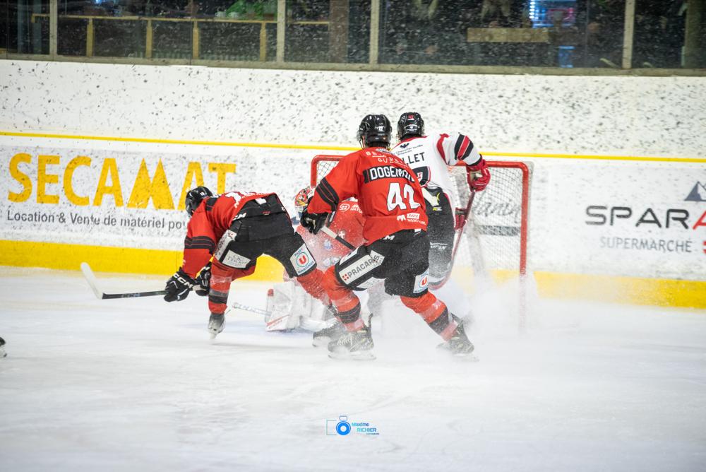 Chamonix  7 - 4 Briançon 