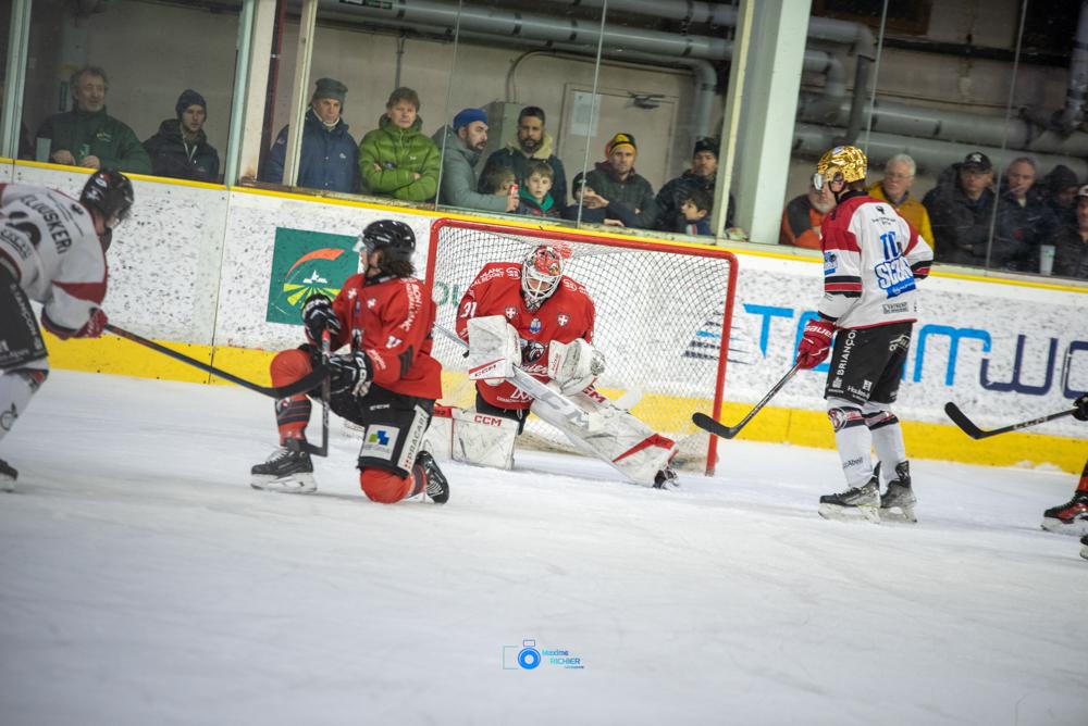 Chamonix  7 - 4 Briançon 