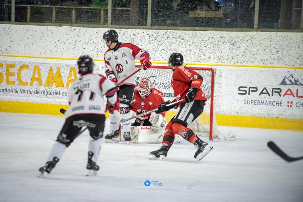 Chamonix  7 - 4 Briançon 