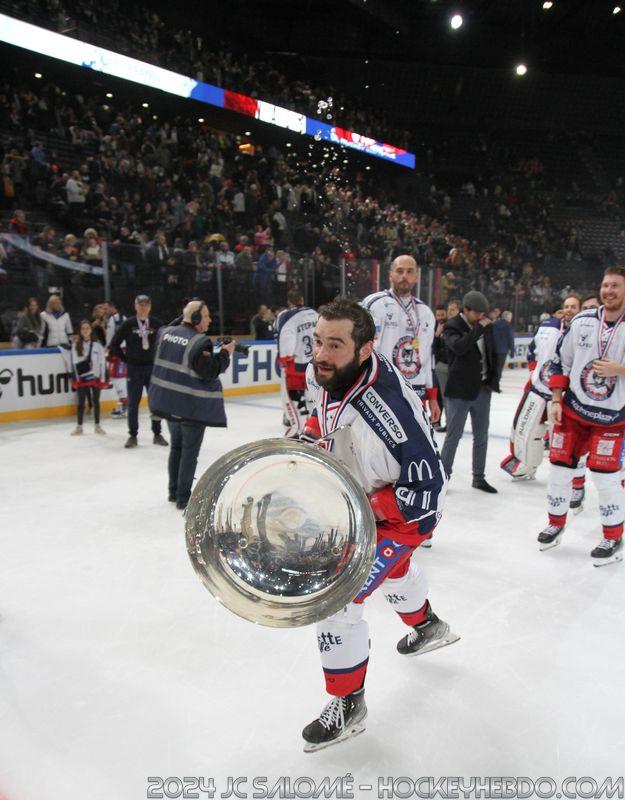 Dunkerque 4 - 7 Grenoble 