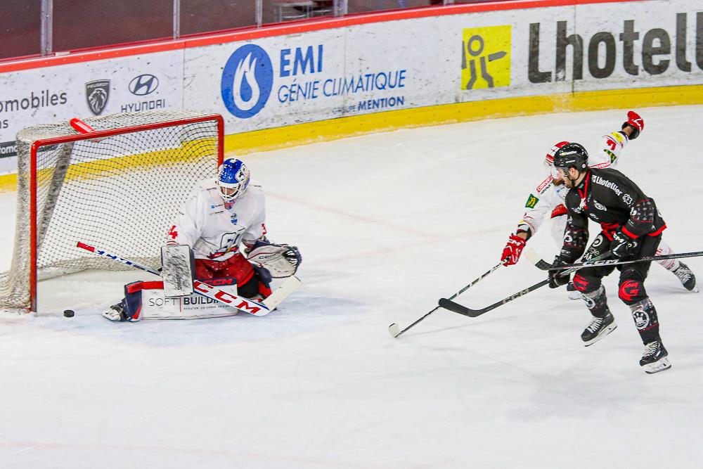 Amiens  3 - 4 Grenoble 