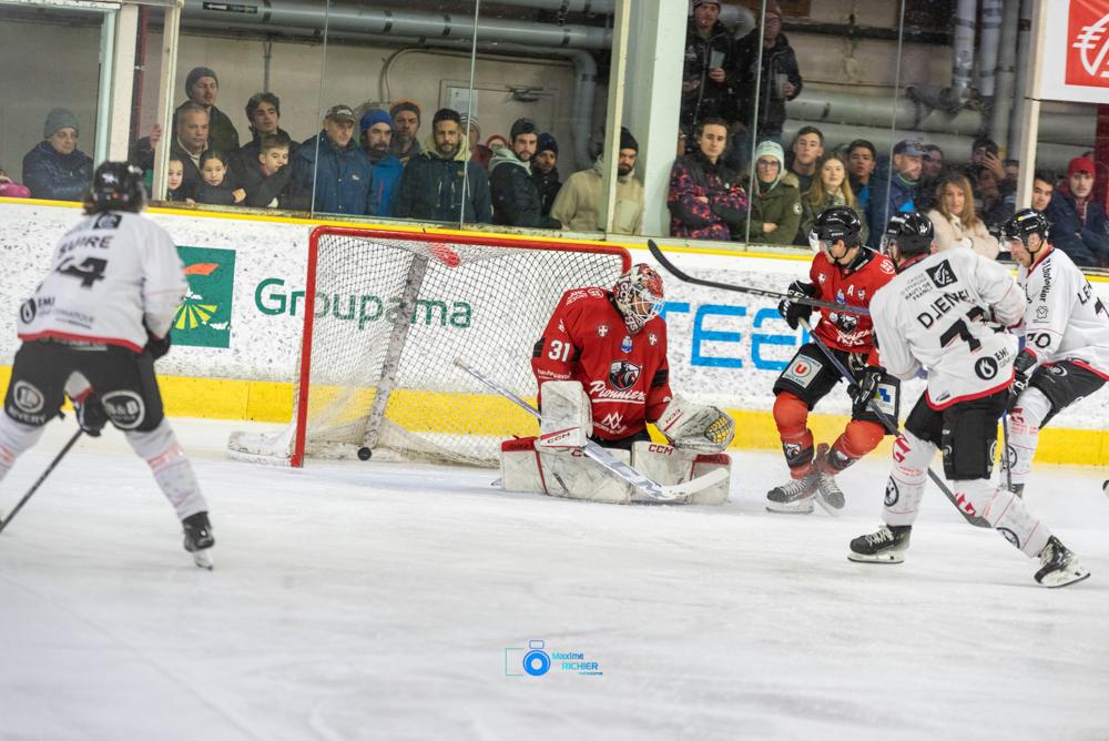 Chamonix  5 - 4 Amiens 