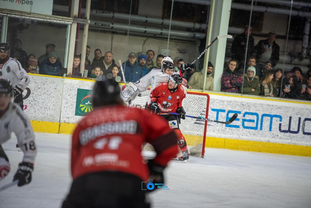 Chamonix  5 - 4 Amiens 