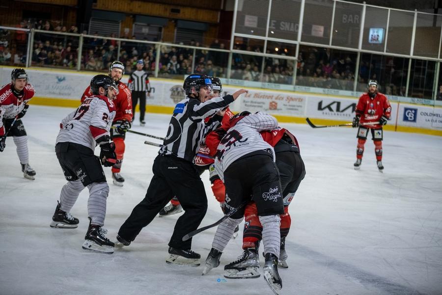 Chamonix  3 - 5 Bordeaux