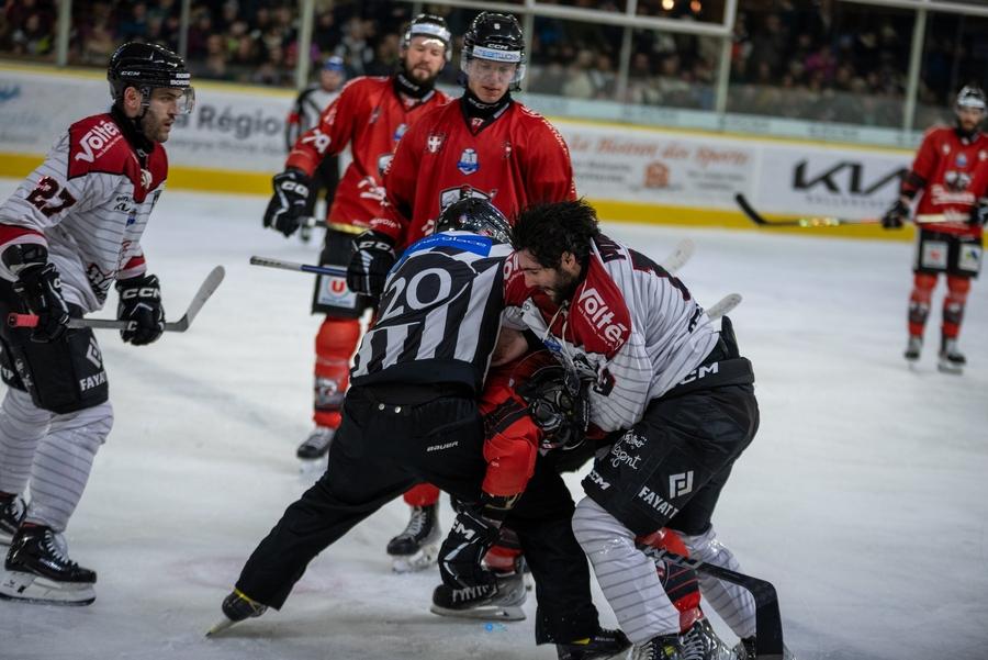 Chamonix  3 - 5 Bordeaux